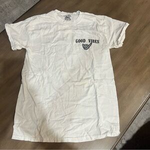 Good vibes tee